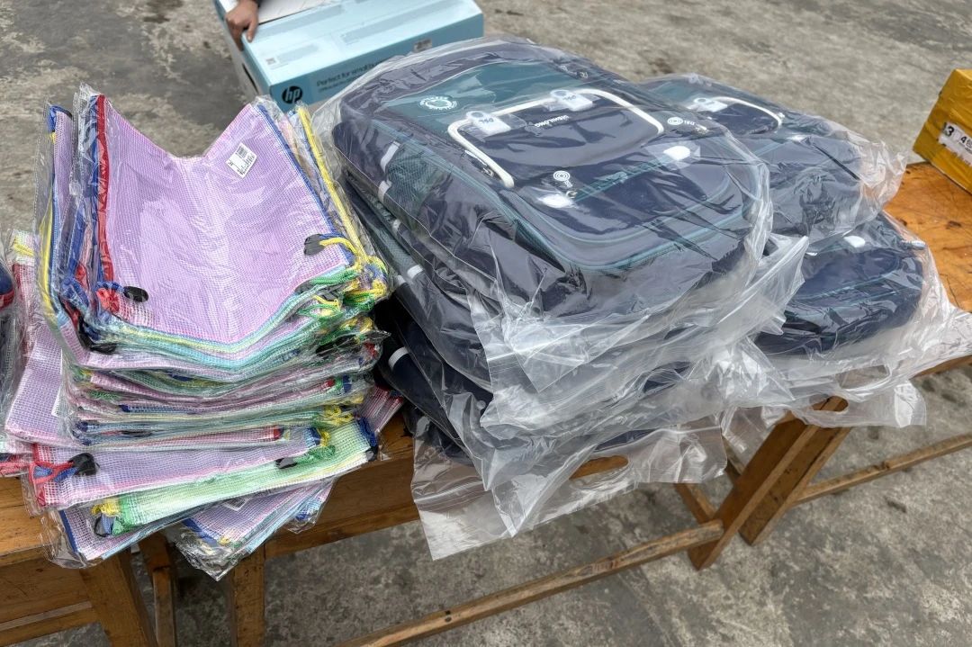 爱心温暖情 共助少年梦 | 南方网通集团赴叙永县群英村小学开展公益助学捐赠活动(图7)