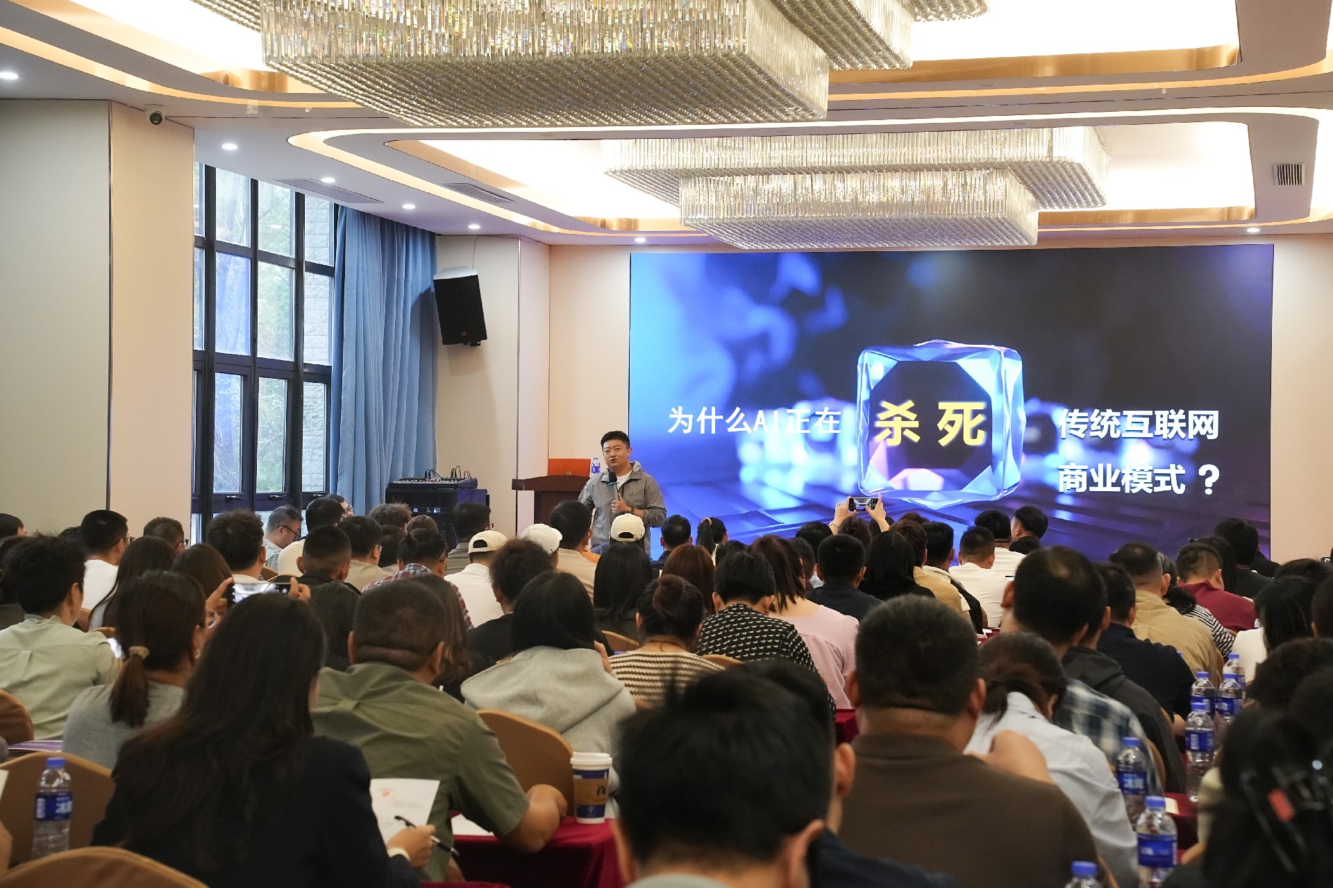 决胜AI时代！2025南方网通高层峰会--上海站圆满落幕！(图6)