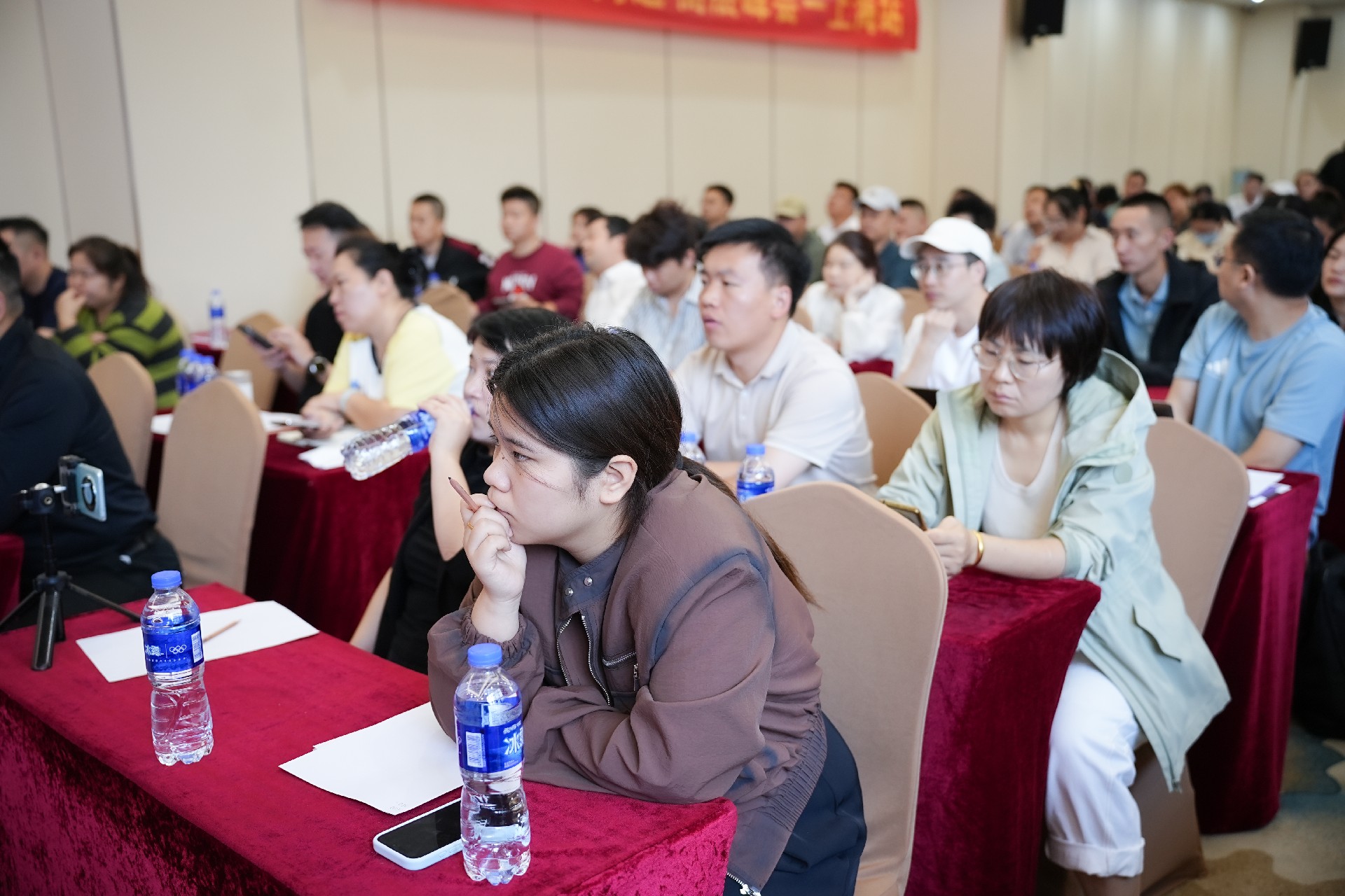 决胜AI时代！2025南方网通高层峰会--上海站圆满落幕！(图11)