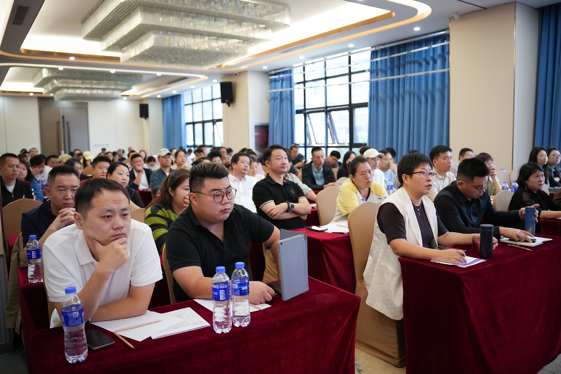 决胜AI时代！2025南方网通高层峰会--上海站圆满落幕！(图14)