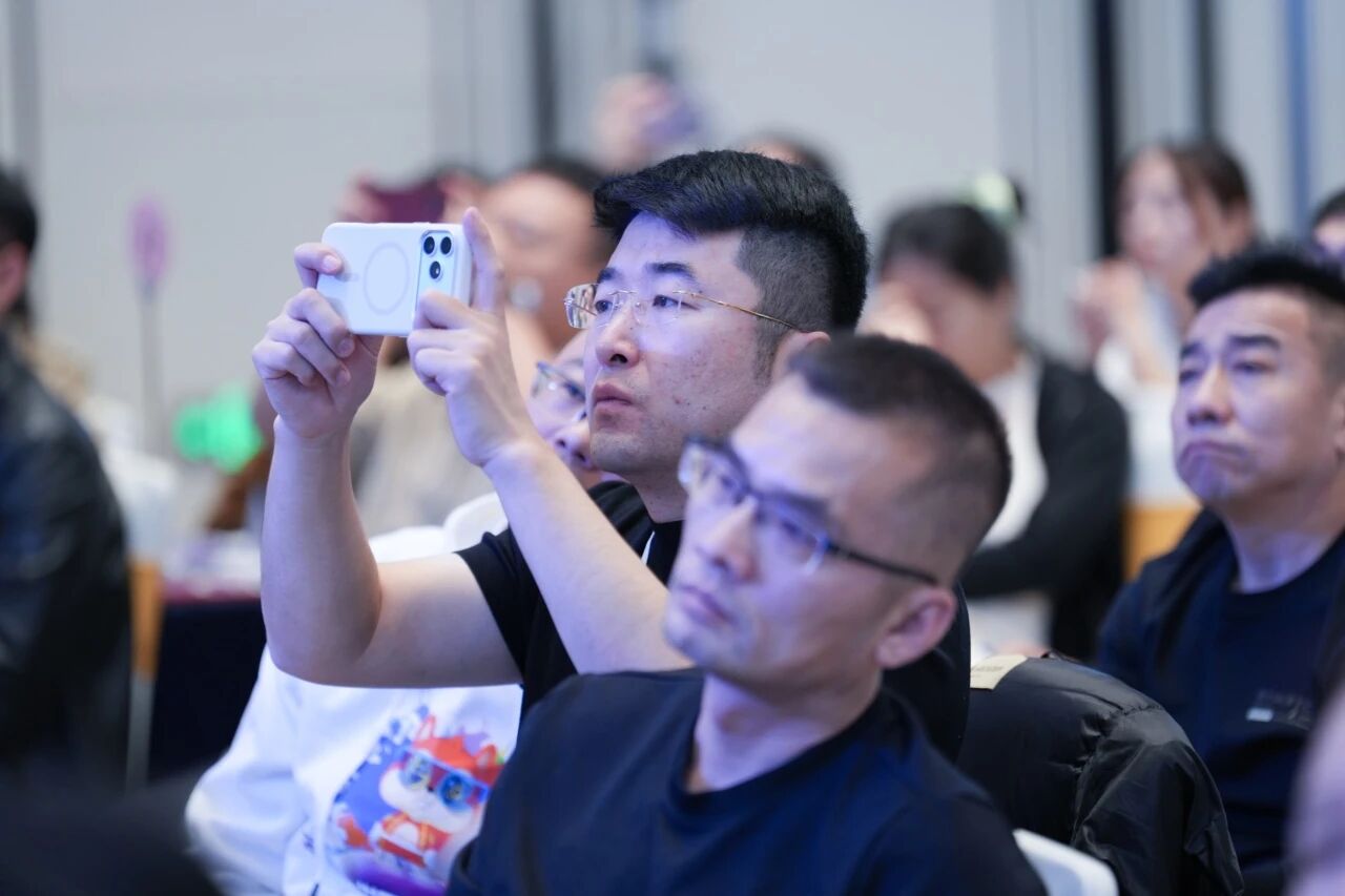 AI搜索扬帆，讯灵双擎启航 | 南方网通第二十八届渠道商交流大会暨企业营销获客•客户响应•办公提效 AI智能体应用峰会圆满落幕！(图12)