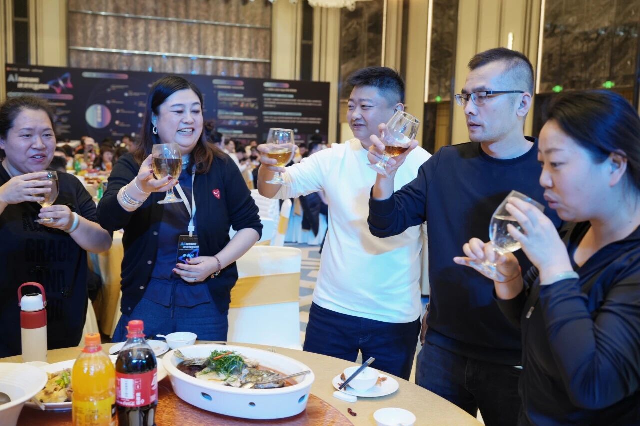 AI搜索扬帆，讯灵双擎启航 | 南方网通第二十八届渠道商交流大会暨企业营销获客•客户响应•办公提效 AI智能体应用峰会圆满落幕！(图70)