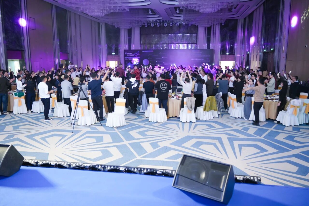 AI搜索扬帆，讯灵双擎启航 | 南方网通第二十八届渠道商交流大会暨企业营销获客•客户响应•办公提效 AI智能体应用峰会圆满落幕！(图77)