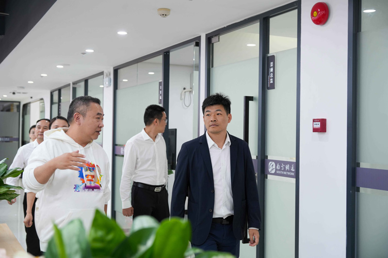 政企携手，智启新程 | 惠州市领导莅临南方网通，共探讯灵AI赋能惠州“百企出海”新路径(图4)