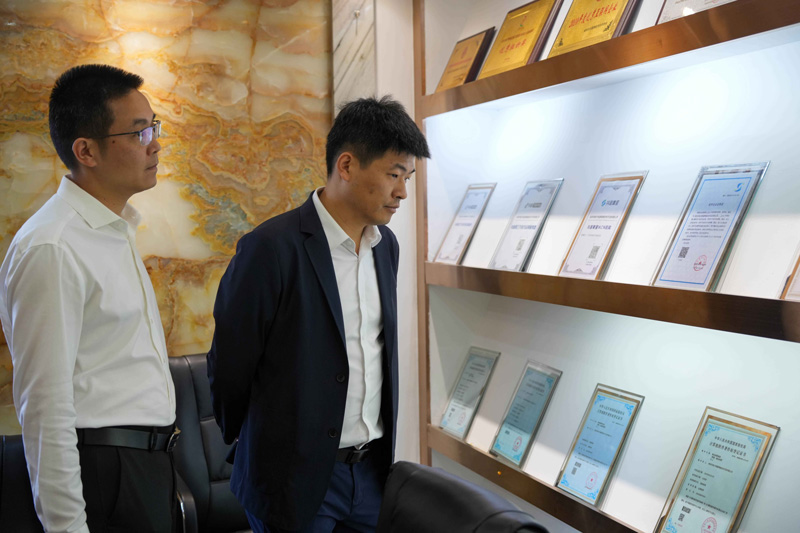 政企携手，智启新程 | 惠州市领导莅临南方网通，共探讯灵AI赋能惠州“百企出海”新路径(图5)