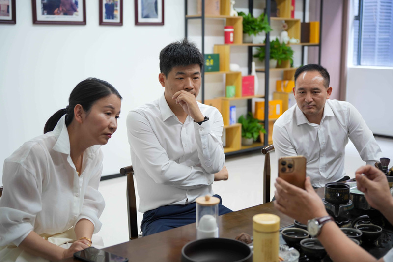 政企携手，智启新程 | 惠州市领导莅临南方网通，共探讯灵AI赋能惠州“百企出海”新路径(图7)